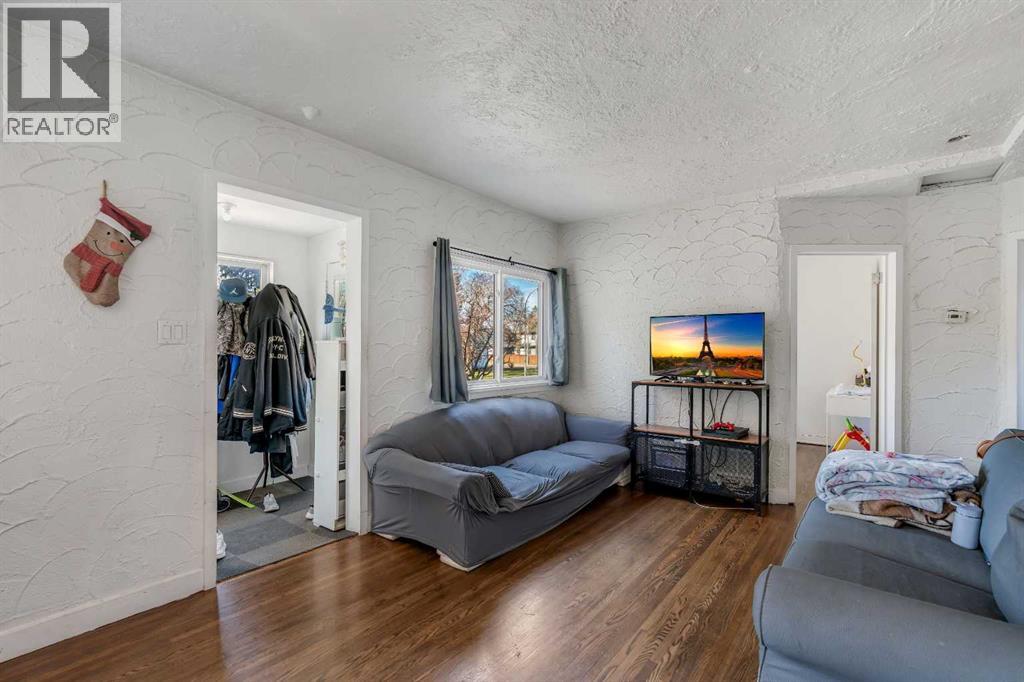412 23 Avenue Ne, Calgary, Alberta  T2E 1V9 - Photo 11 - A2285446
