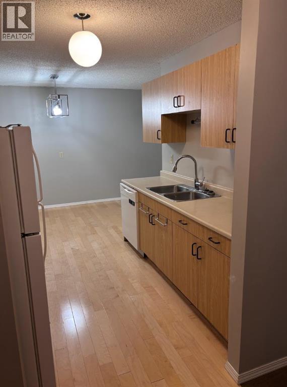 109, 85 Foxbend Crescent N, Lethbridge, Alberta  T1H 5T4 - Photo 4 - A2307918
