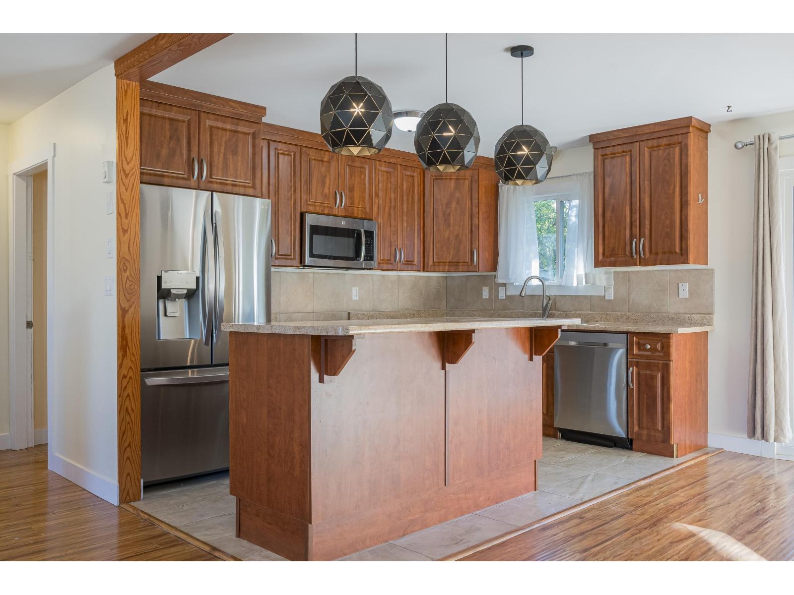 8558 Mccutcheon Avenue, Chilliwack Proper South, Chilliwack, British Columbia  V2P 7K7 - Photo 3 - R3119553