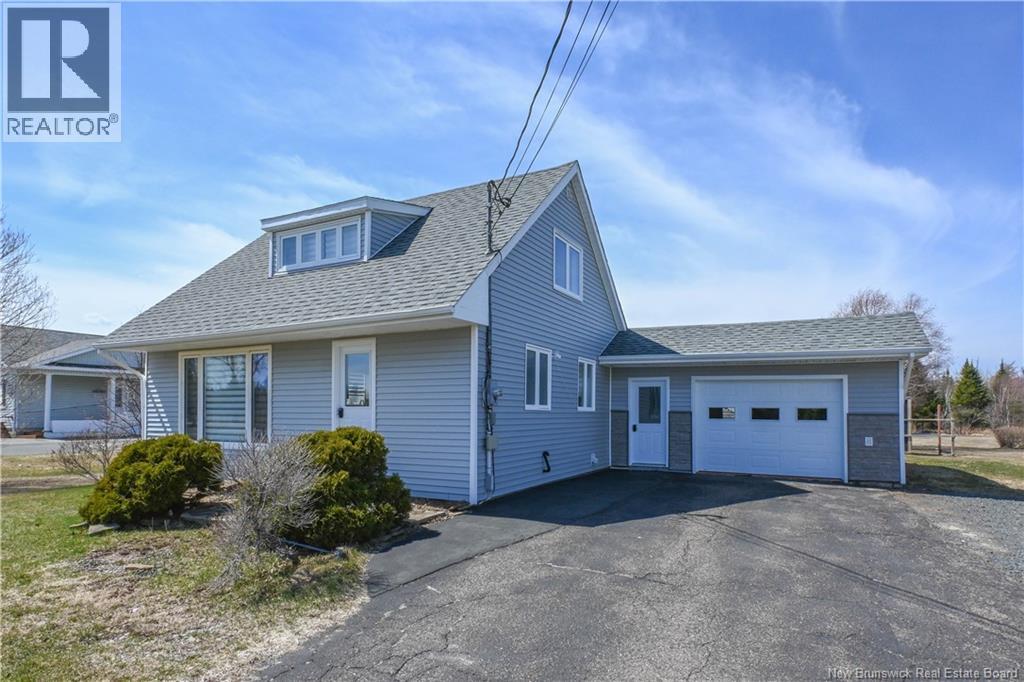 228 Pêcheur Nord Street, Lamèque, New Brunswick  E8T 1J3 - Photo 6 - NB131389
