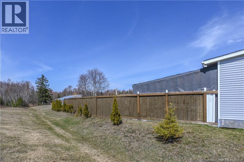 228 Pêcheur Nord Street, Lamèque, New Brunswick  E8T 1J3 - Photo 4 - NB131389