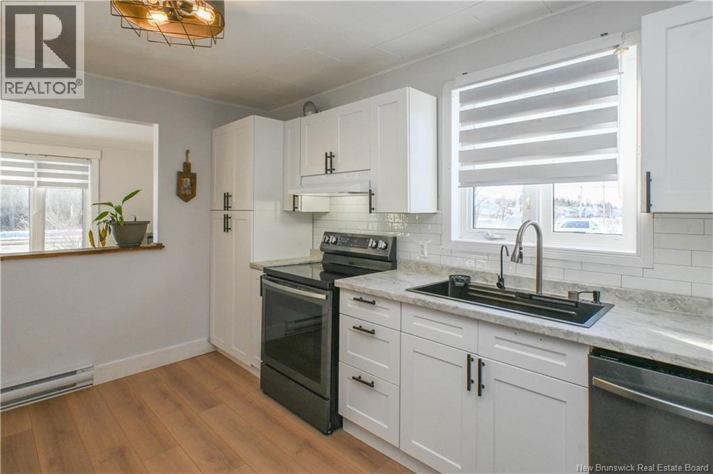 228 Pêcheur Nord Street, Lamèque, New Brunswick  E8T 1J3 - Photo 15 - NB131389
