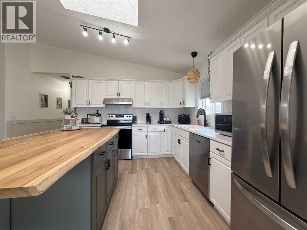 29 Torgerson Drive, Whitecourt, Alberta  T7S 1T6 - Photo 3 - A2307525