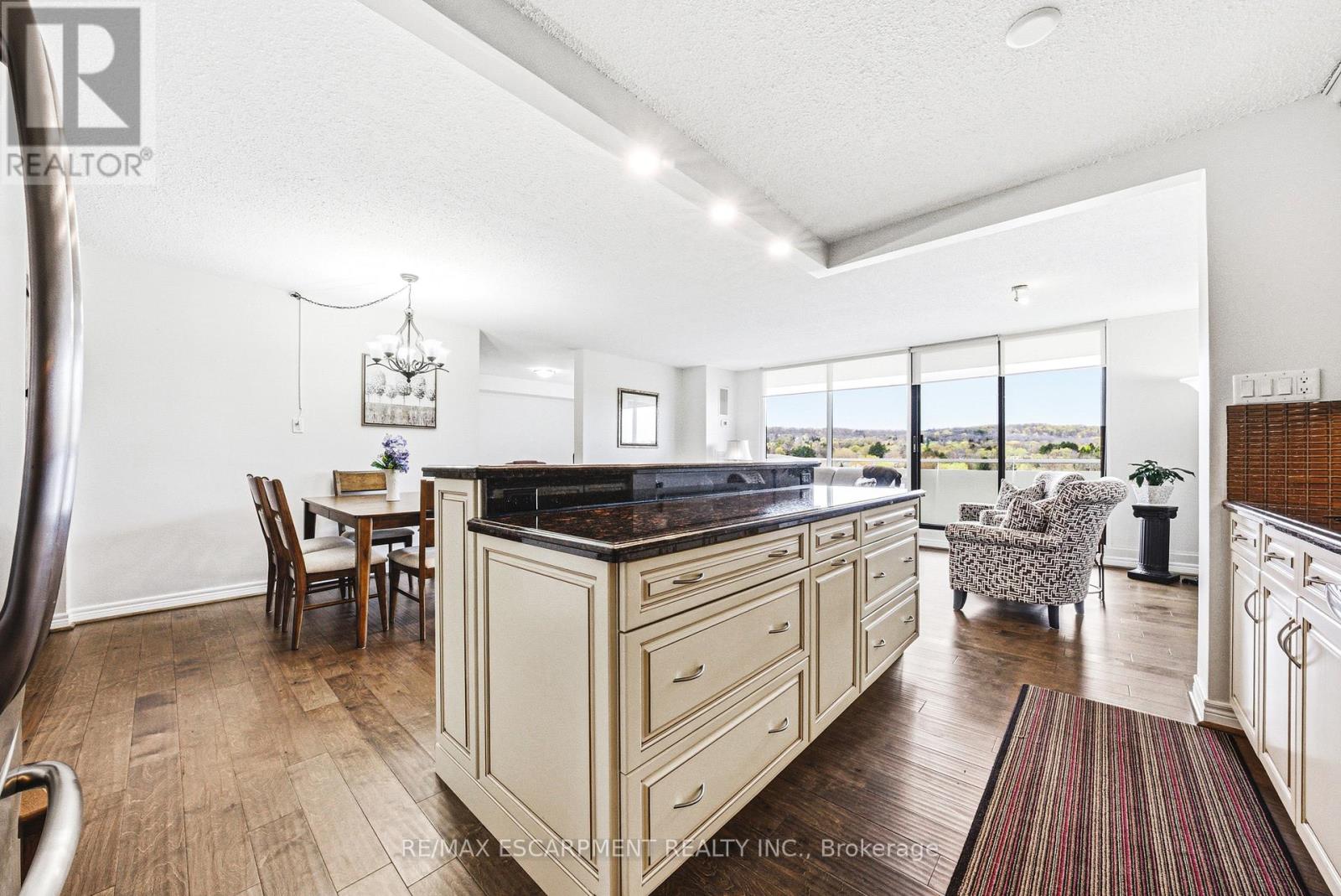 901 - 2055 Upper Middle Road, Burlington, Ontario  L7P 3P4 - Photo 6 - W13091296