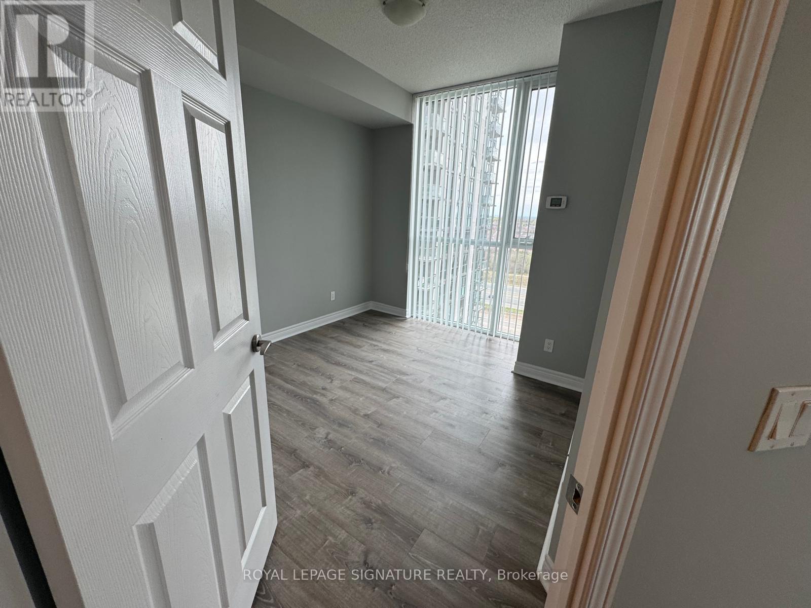 1716 - 339 Rathburn Road W, Mississauga, Ontario  L5B 0K6 - Photo 7 - W13091312