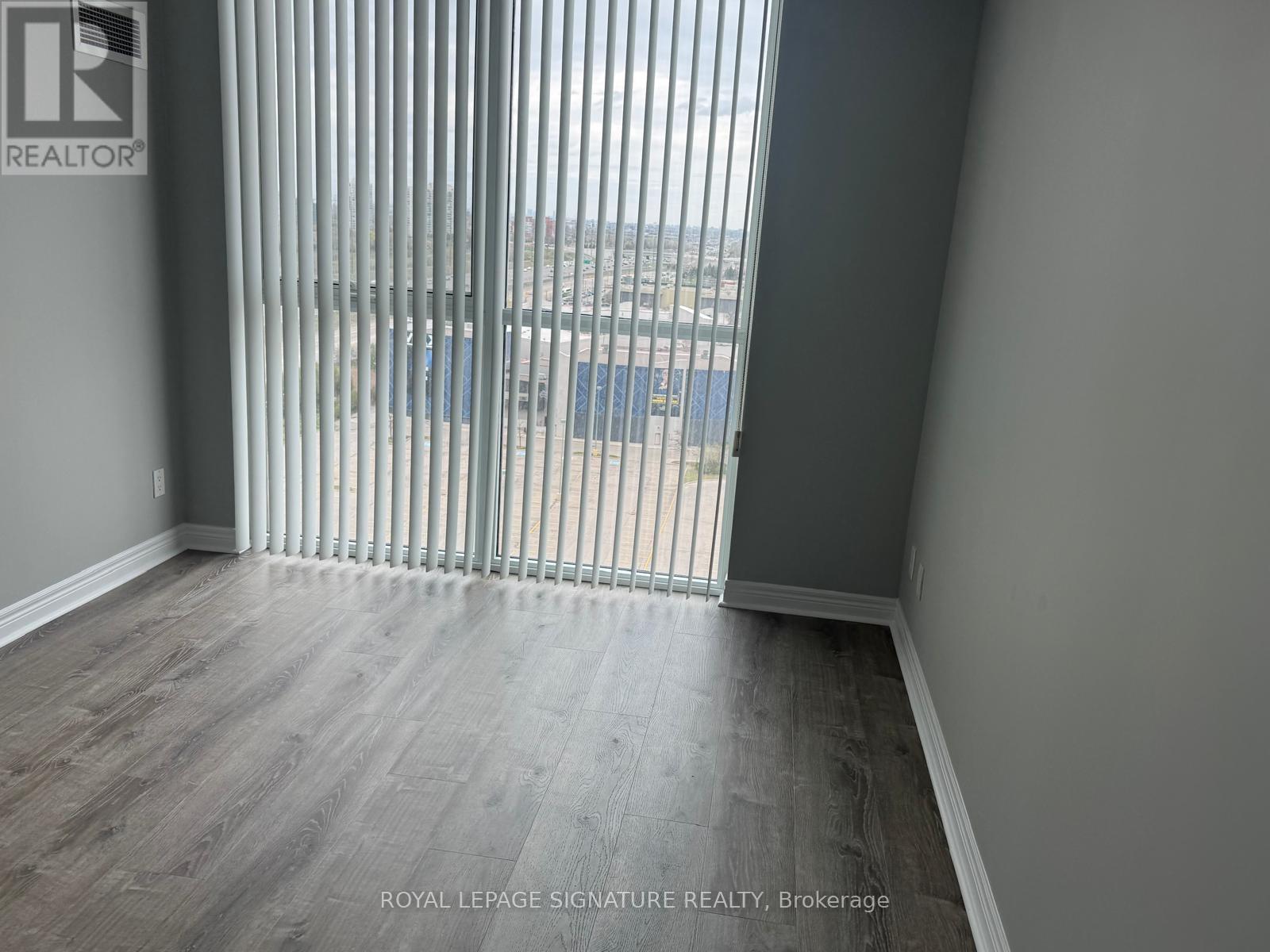 1716 - 339 Rathburn Road W, Mississauga, Ontario  L5B 0K6 - Photo 8 - W13091312