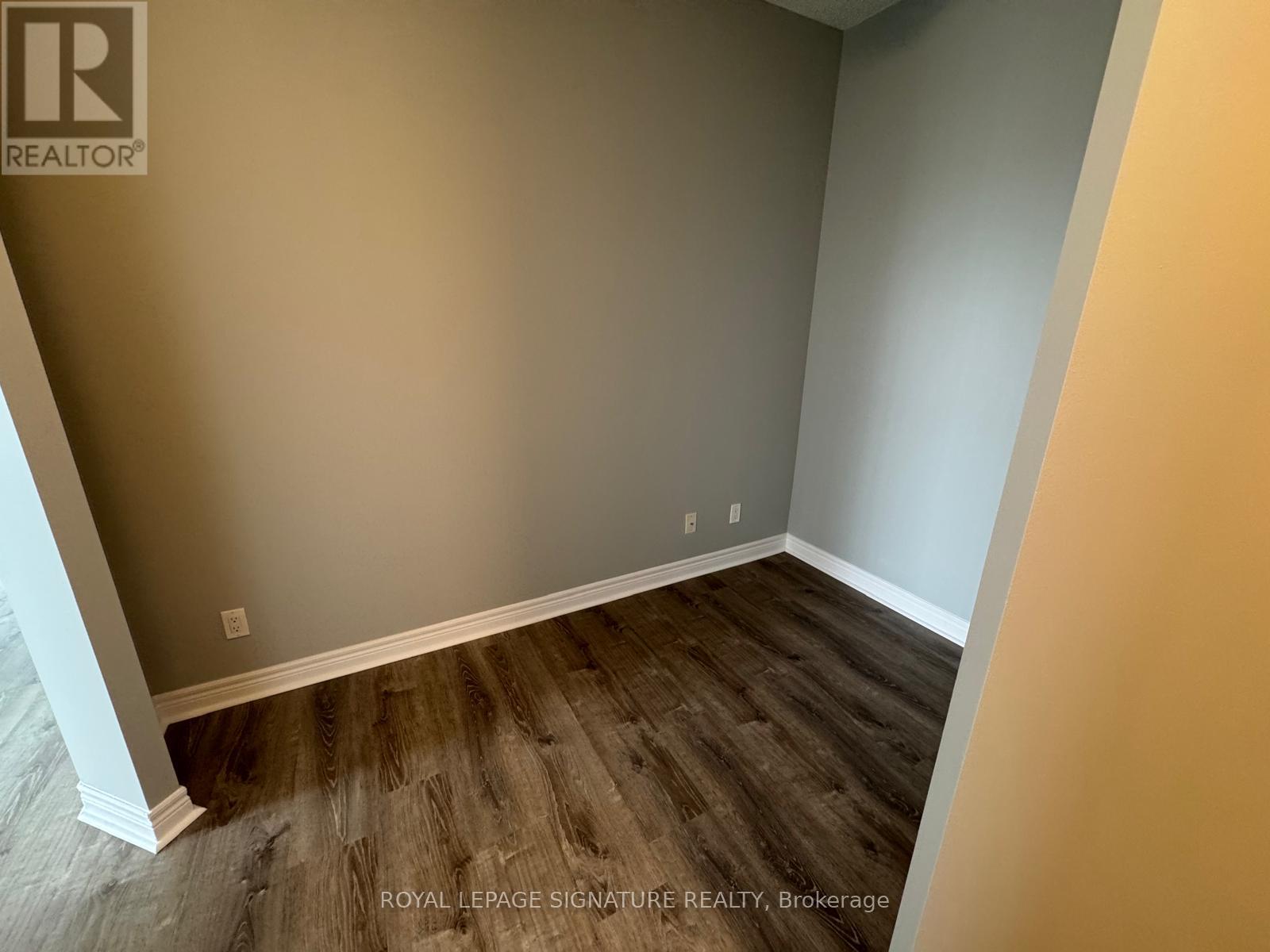 1716 - 339 Rathburn Road W, Mississauga, Ontario  L5B 0K6 - Photo 9 - W13091312