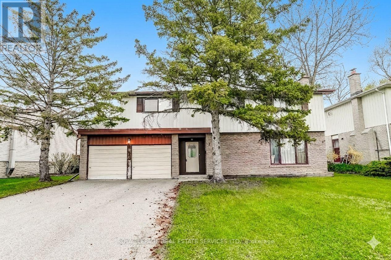 8 KENNINGHALL BOULEVARD, Mississauga, Ontario