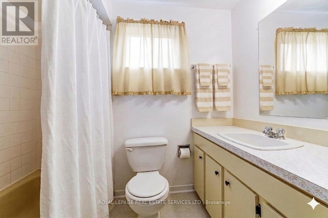 8 Kenninghall Boulevard, Mississauga, Ontario  L5N 1J4 - Photo 18 - W13091368