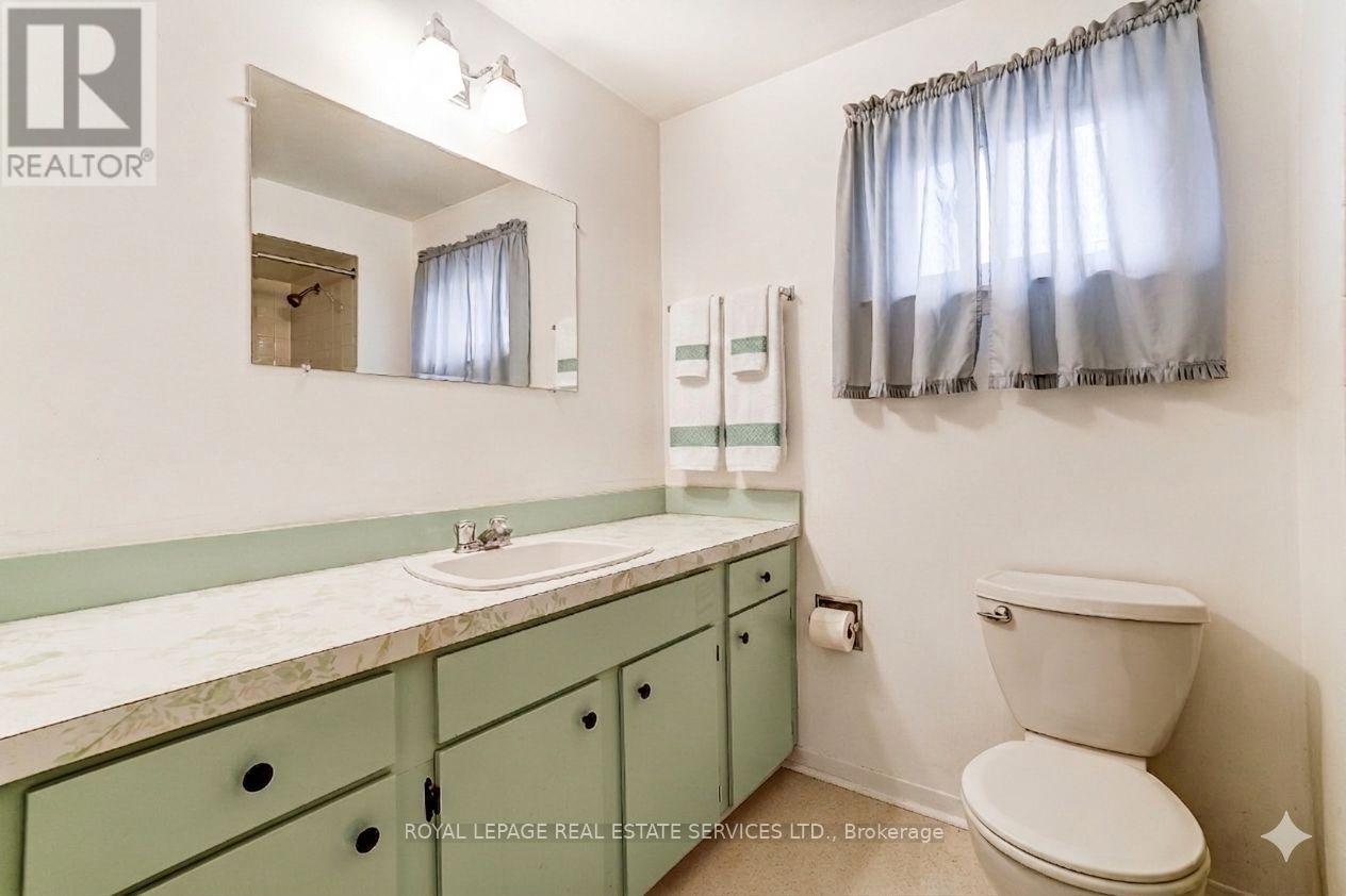 8 Kenninghall Boulevard, Mississauga, Ontario  L5N 1J4 - Photo 19 - W13091368