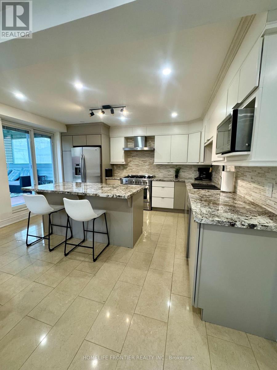 17 Bertram Street W, Toronto, Ontario  M6M 3S3 - Photo 10 - W13091418