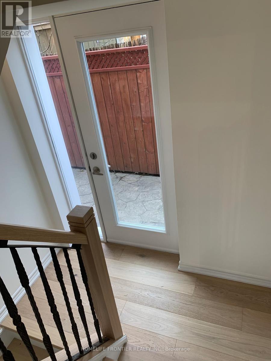 17 Bertram Street W, Toronto, Ontario  M6M 3S3 - Photo 15 - W13091418