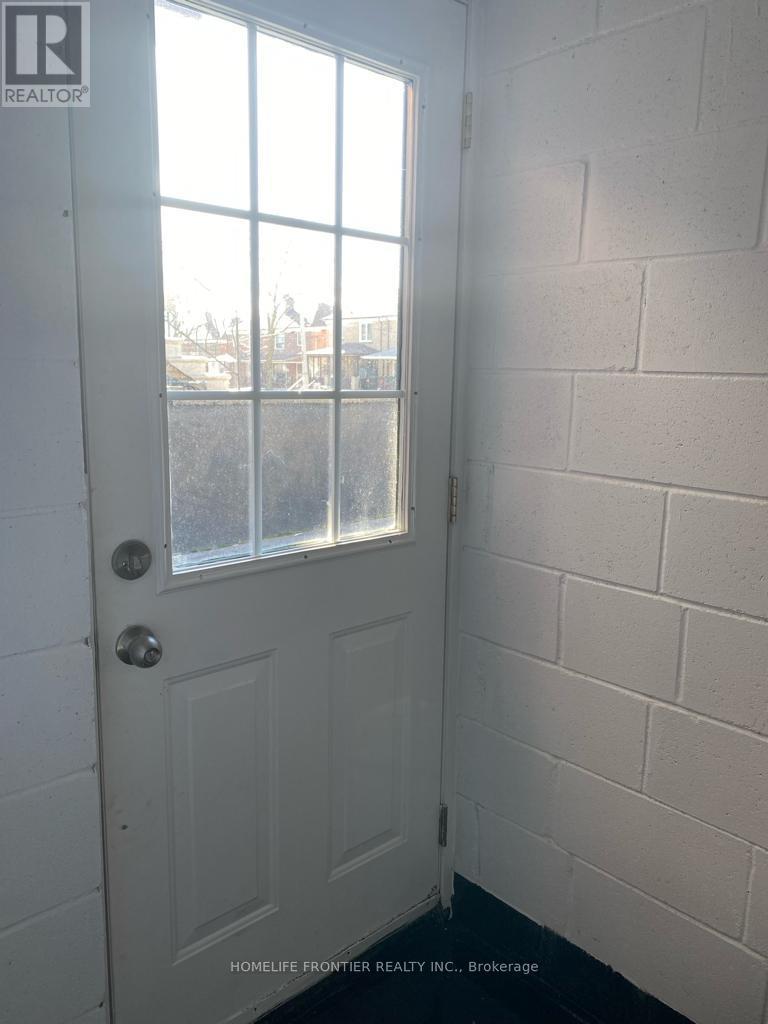 17 Bertram Street W, Toronto, Ontario  M6M 3S3 - Photo 24 - W13091418