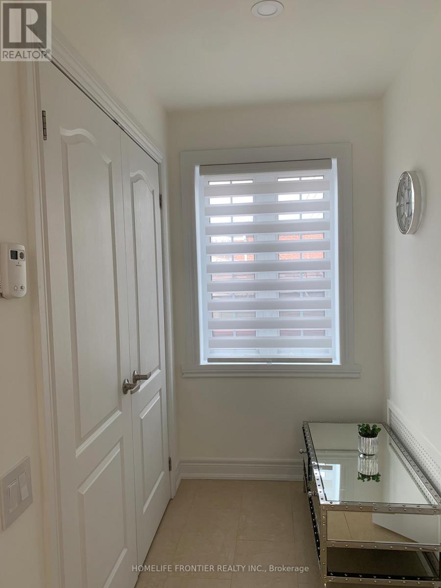 17 Bertram Street W, Toronto, Ontario  M6M 3S3 - Photo 4 - W13091418