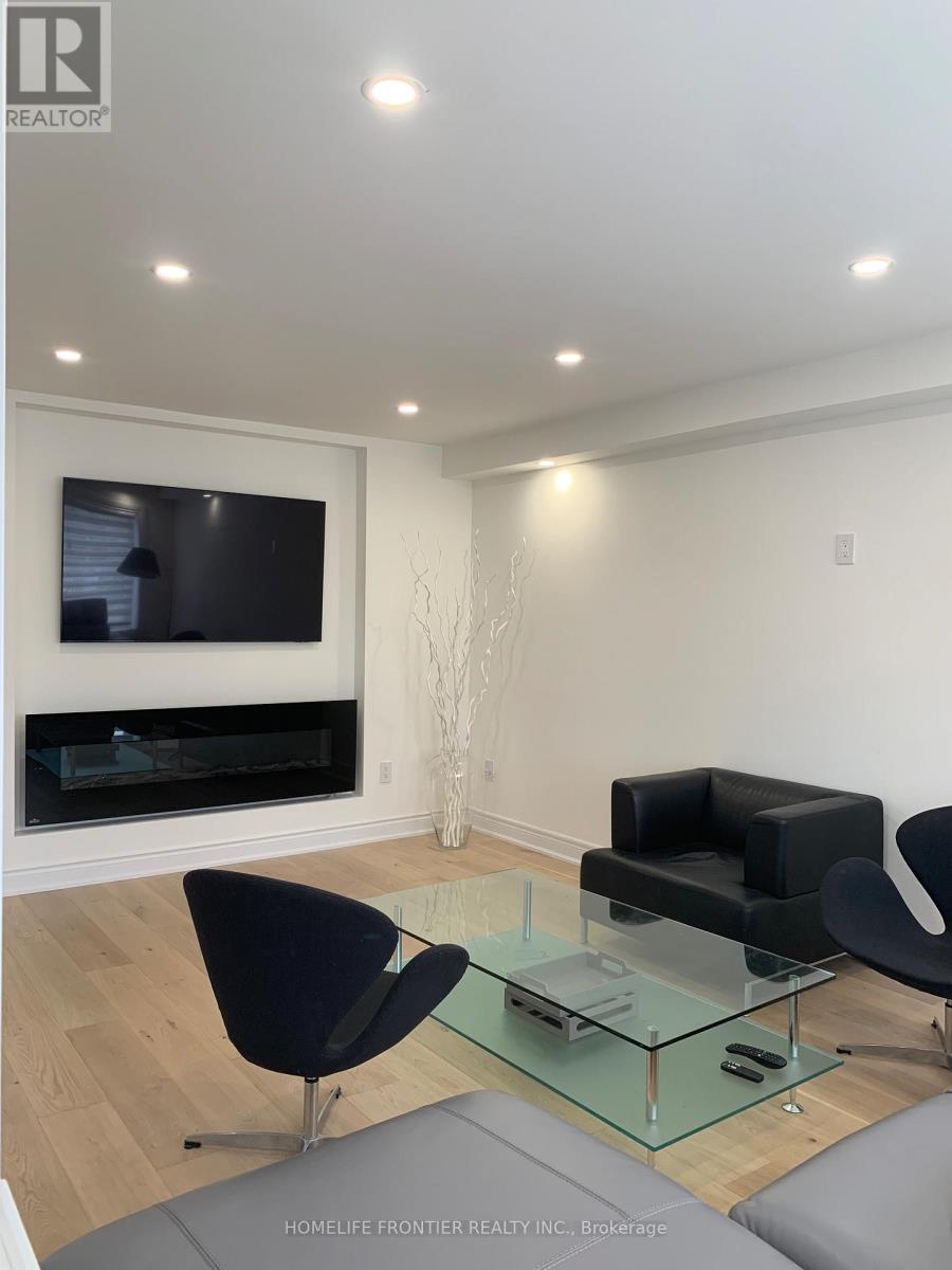 17 Bertram Street W, Toronto, Ontario  M6M 3S3 - Photo 6 - W13091418