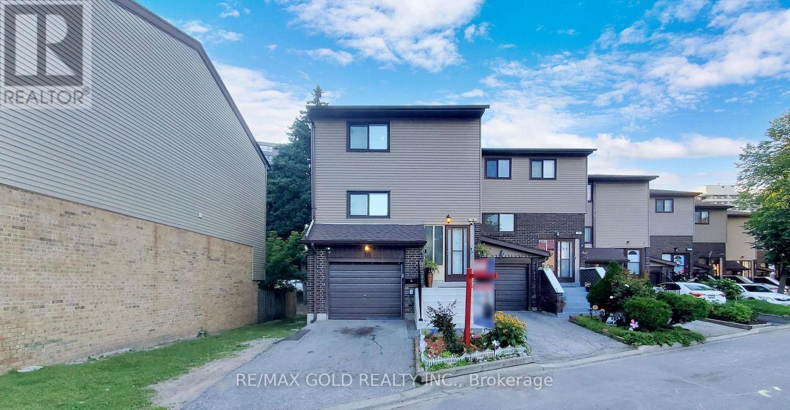 18 - 18 CARLETON PLACE, Brampton, Ontario