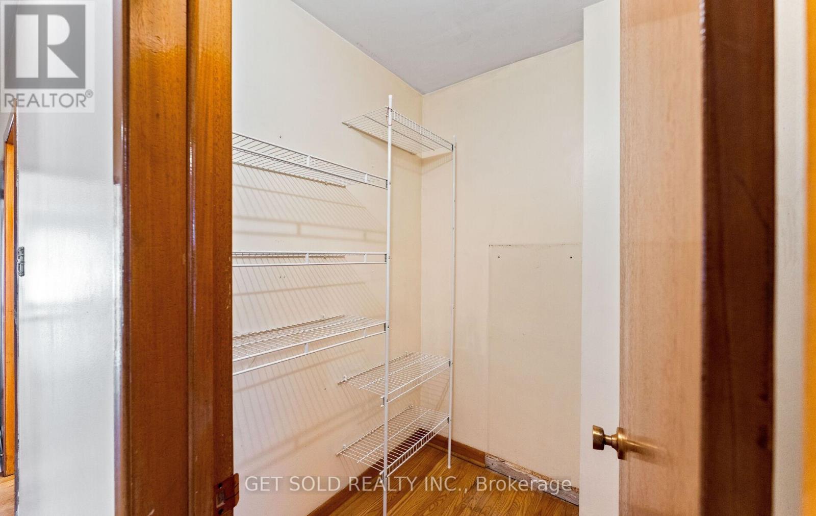 30 Ikley Road, Toronto, Ontario  M3J 1C6 - Photo 4 - W13091446