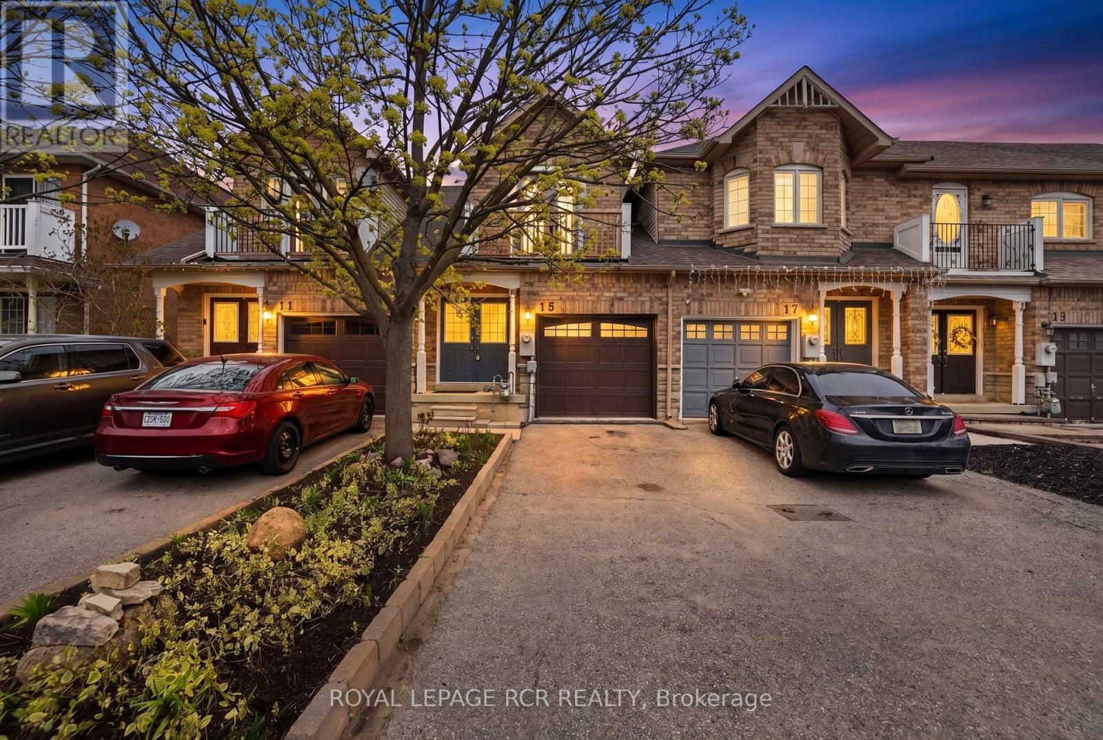 15 DOMINION GARDENS DRIVE, Halton Hills, Ontario