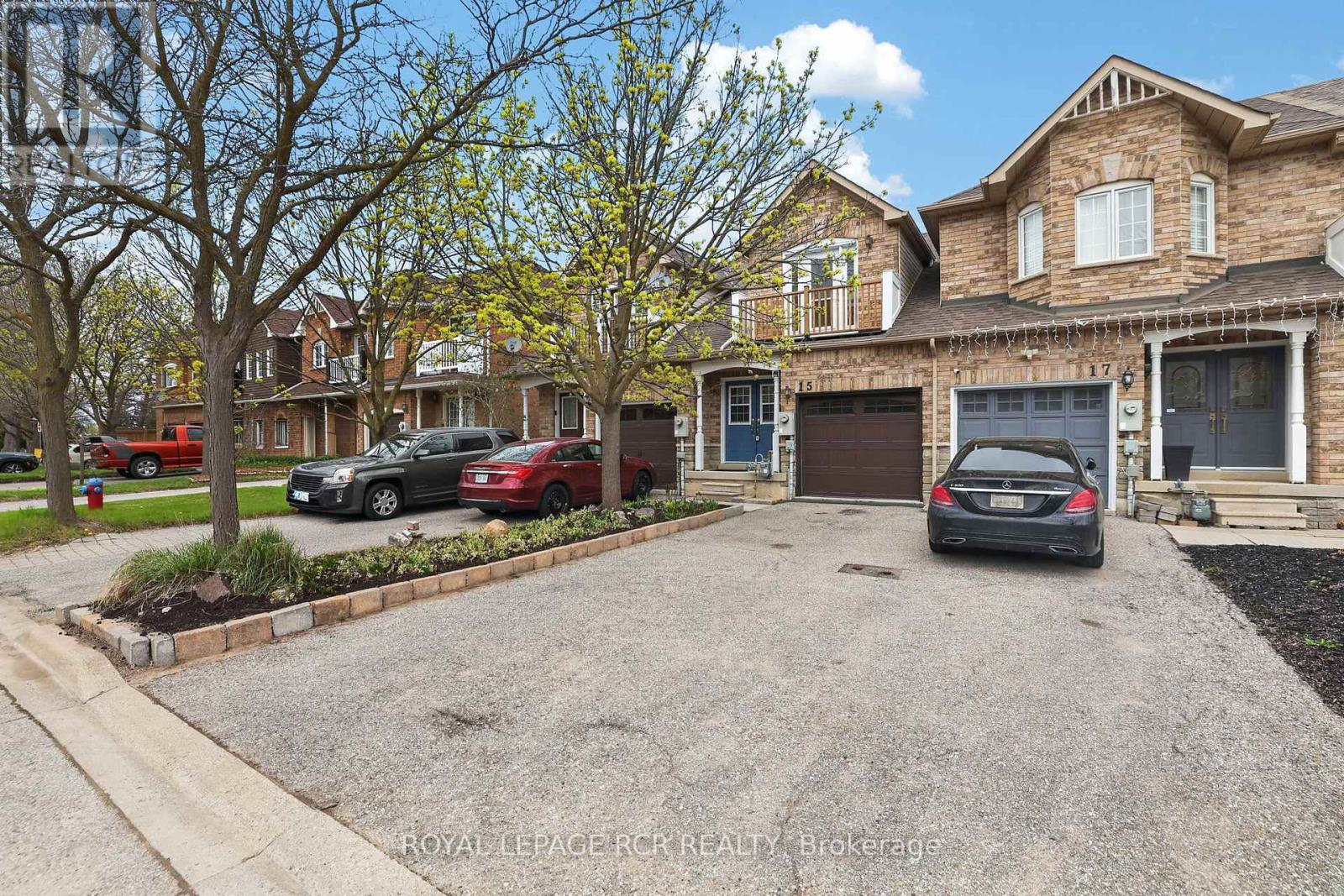15 Dominion Gardens Drive, Halton Hills, Ontario  L7G 6A9 - Photo 2 - W13091504