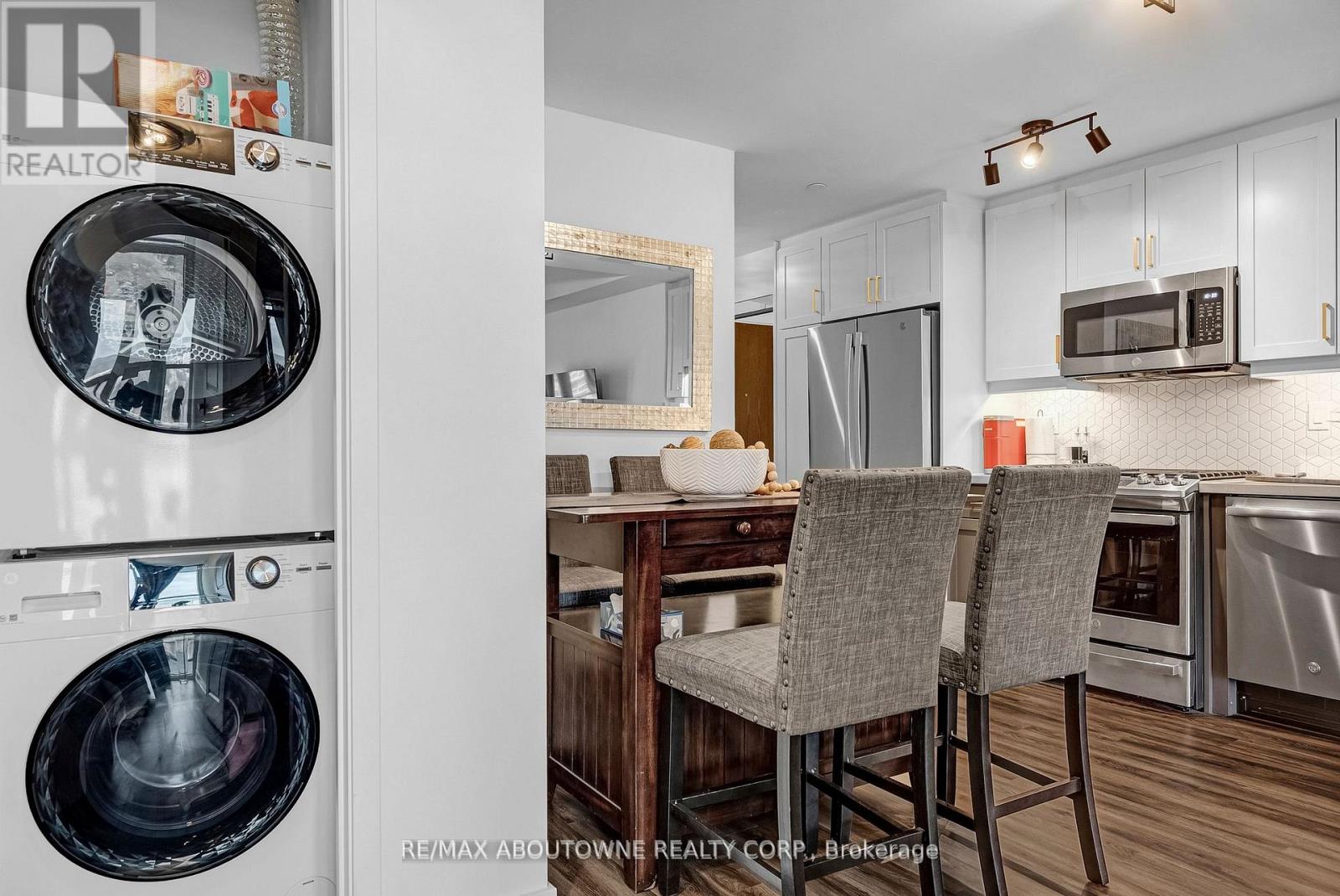 1608 - 2007 James Street, Burlington, Ontario  L7R 0G7 - Photo 19 - W13091548