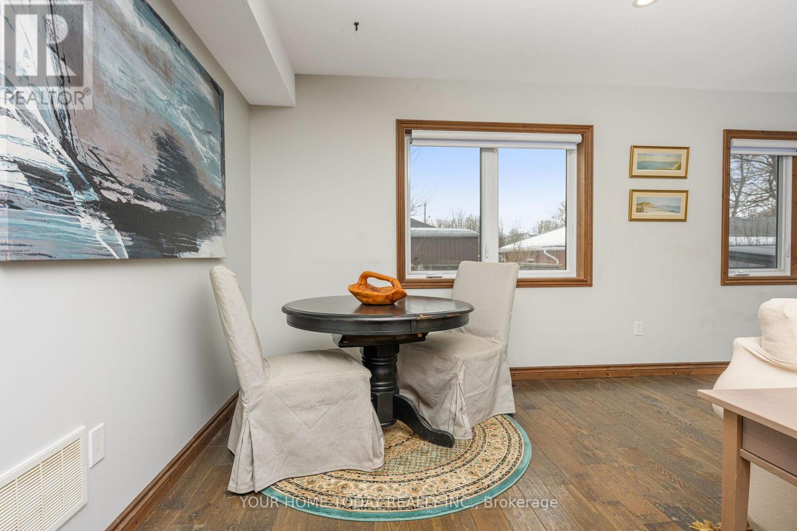 20 Elgin Street, Halton Hills, Ontario  L7G 3M3 - Photo 18 - W13091556