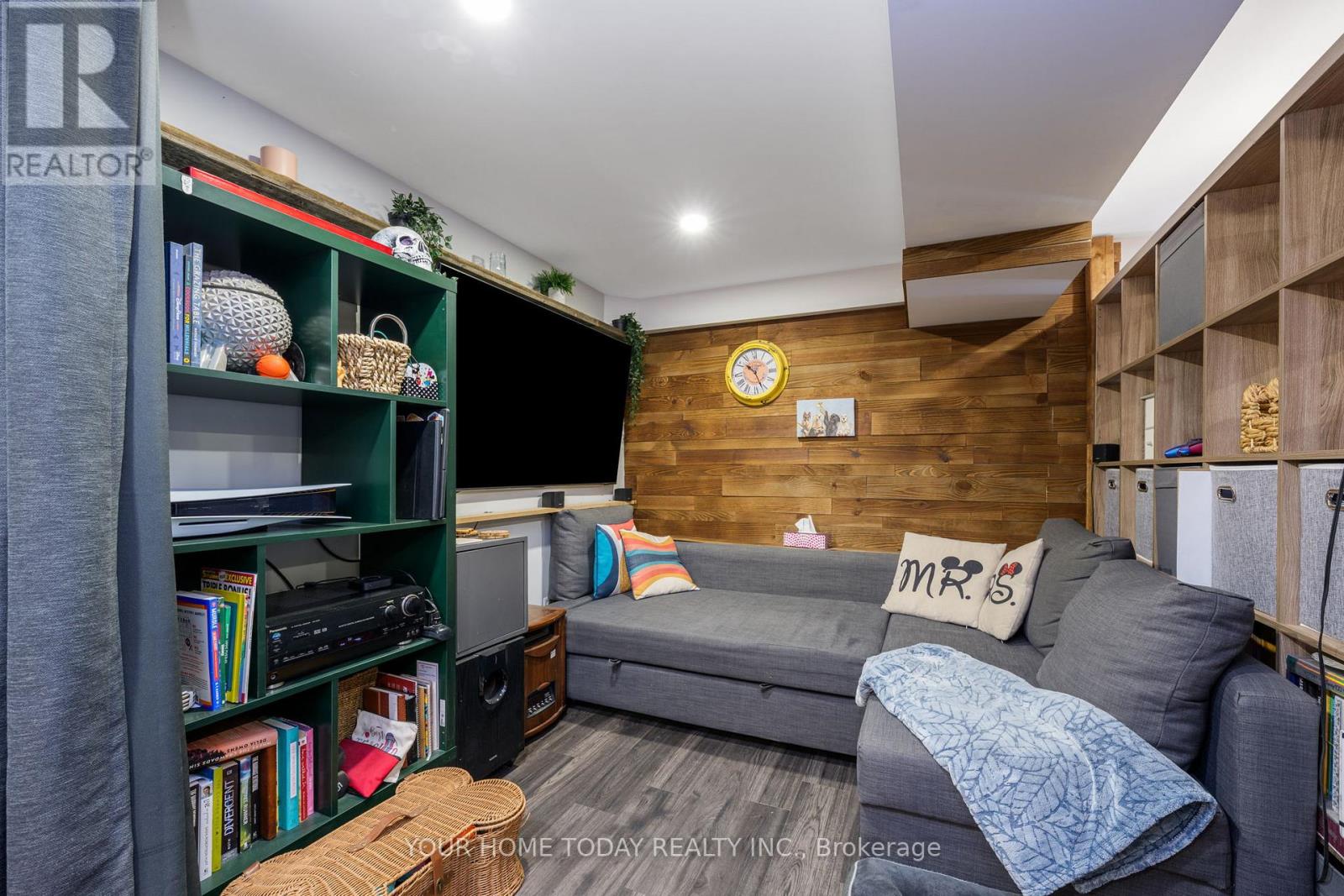 20 Elgin Street, Halton Hills, Ontario  L7G 3M3 - Photo 34 - W13091556