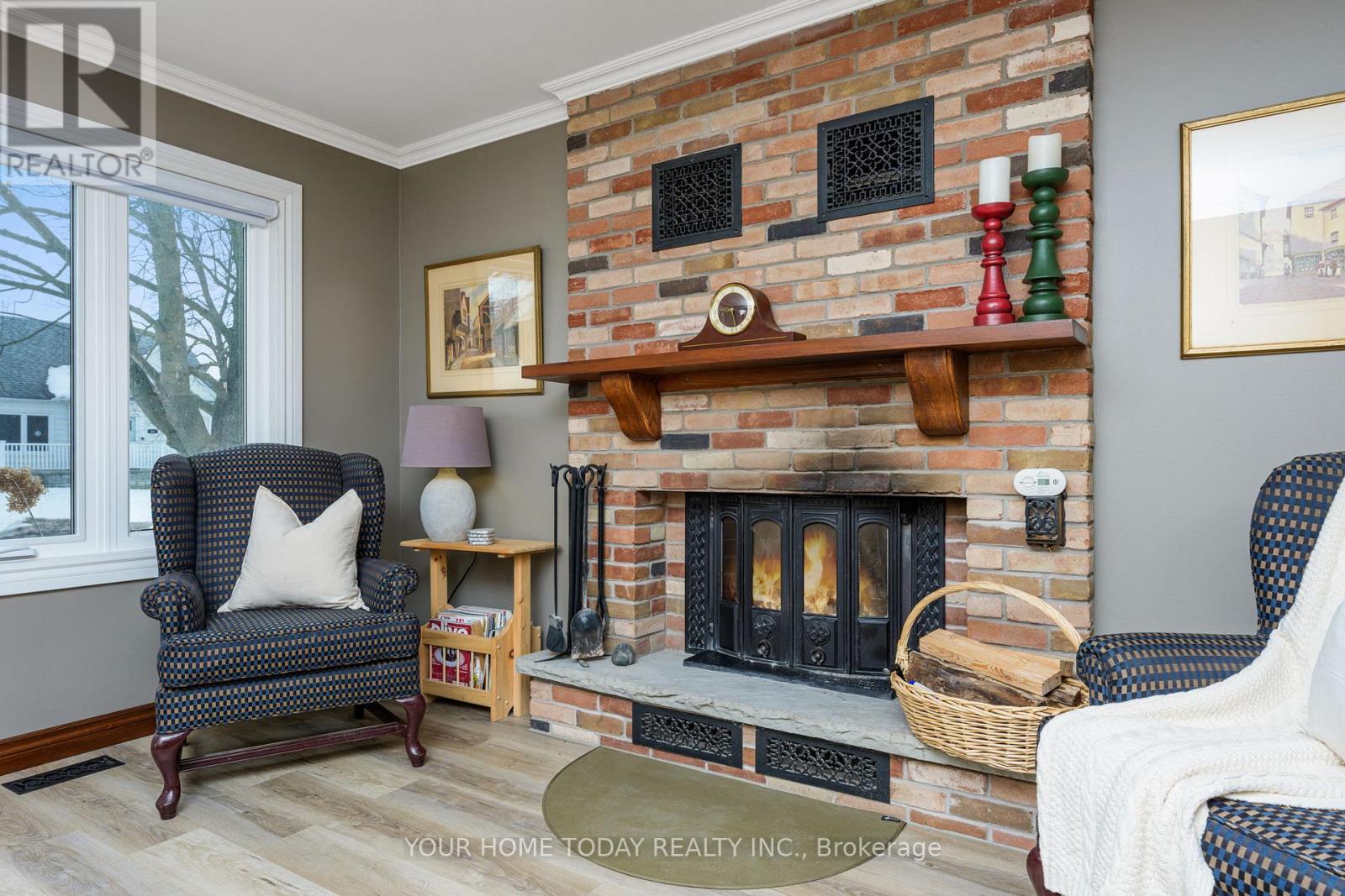 20 Elgin Street, Halton Hills, Ontario  L7G 3M3 - Photo 8 - W13091556