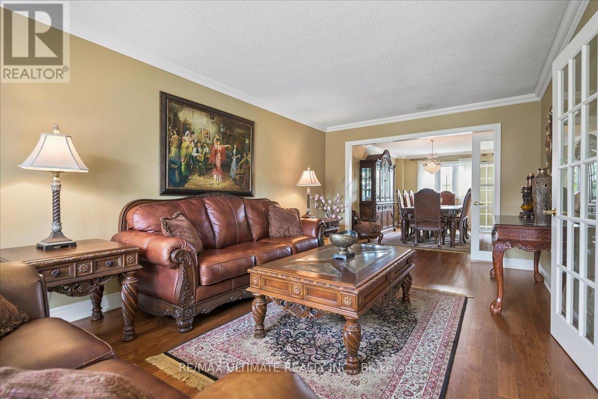 4 Bates Court, Brampton, Ontario  L6X 3E9 - Photo 13 - W13091564
