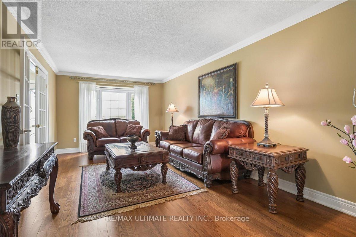 4 Bates Court, Brampton, Ontario  L6X 3E9 - Photo 14 - W13091564