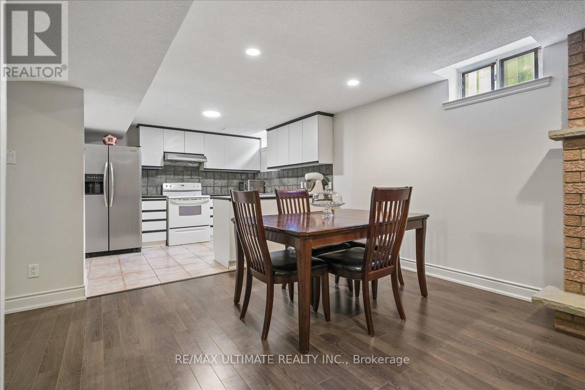 4 Bates Court, Brampton, Ontario  L6X 3E9 - Photo 37 - W13091564