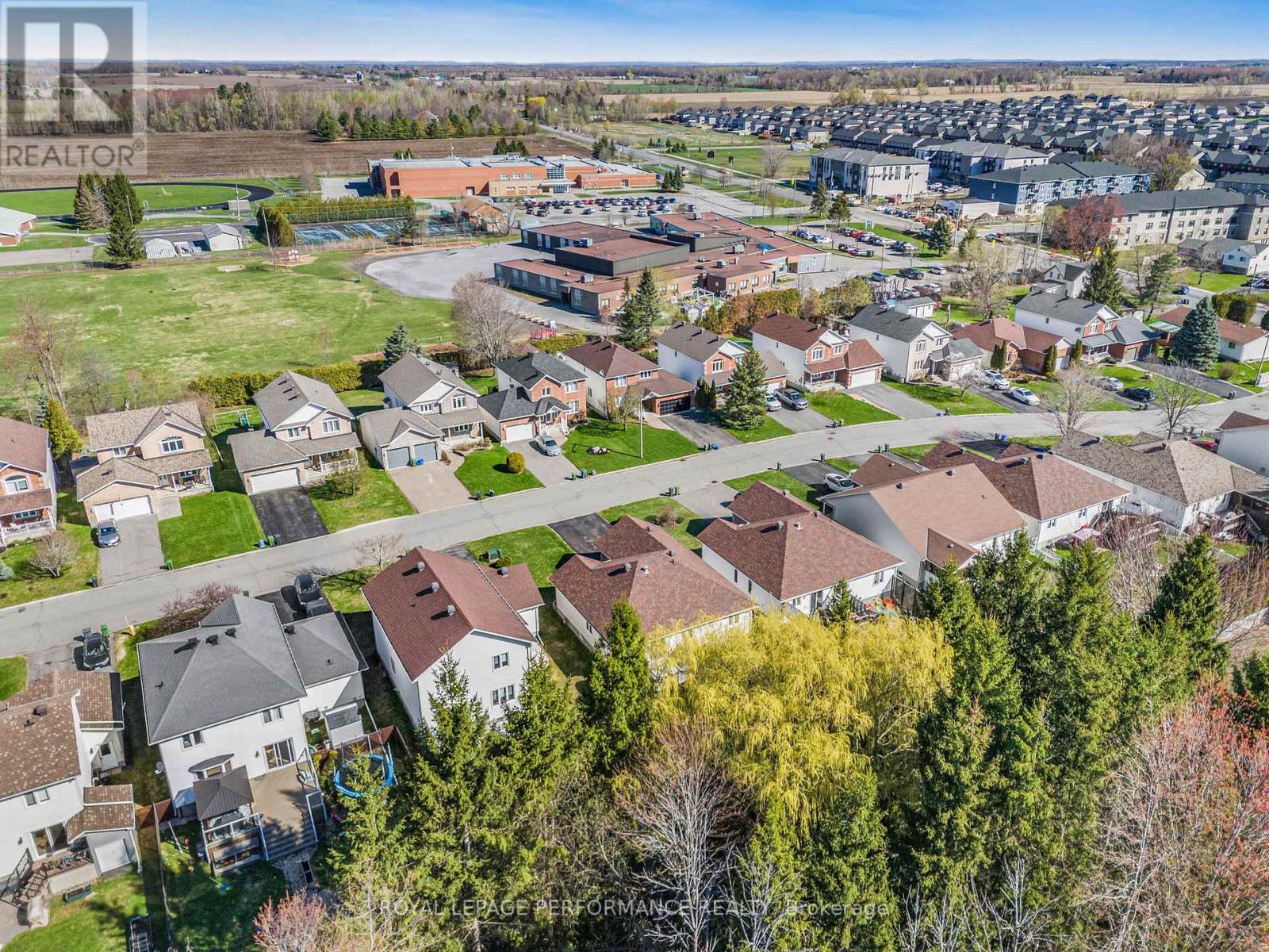28 Campbell Court, Russell, Ontario  K4R 1G7 - Photo 36 - X13091690
