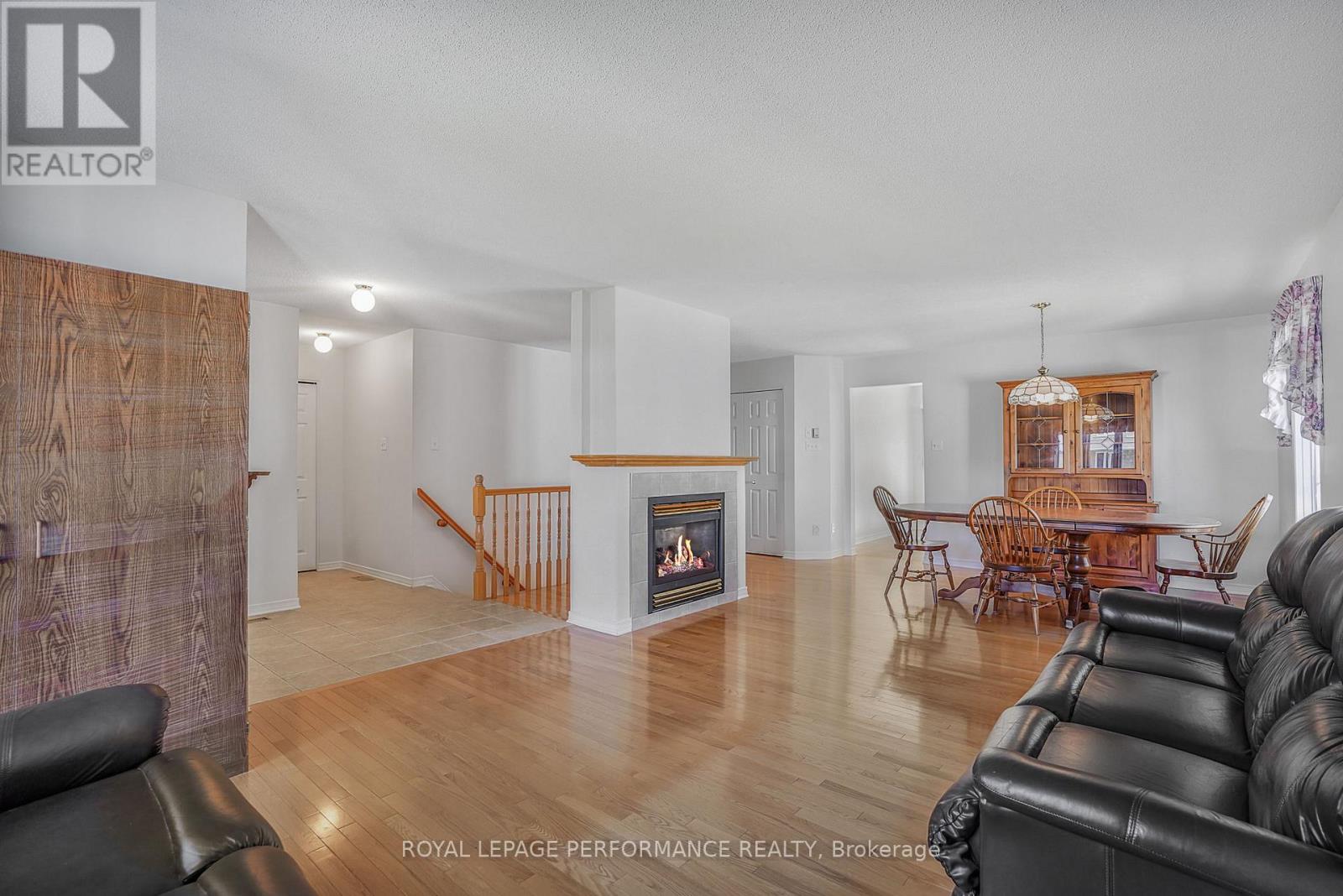 28 Campbell Court, Russell, Ontario  K4R 1G7 - Photo 4 - X13091690