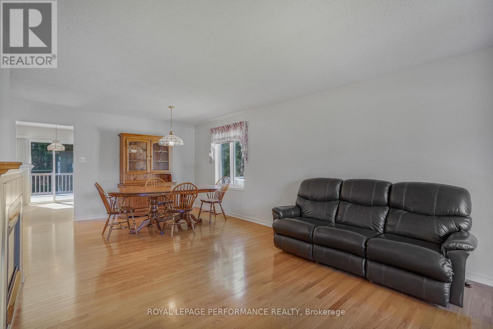 28 Campbell Court, Russell, Ontario  K4R 1G7 - Photo 5 - X13091690