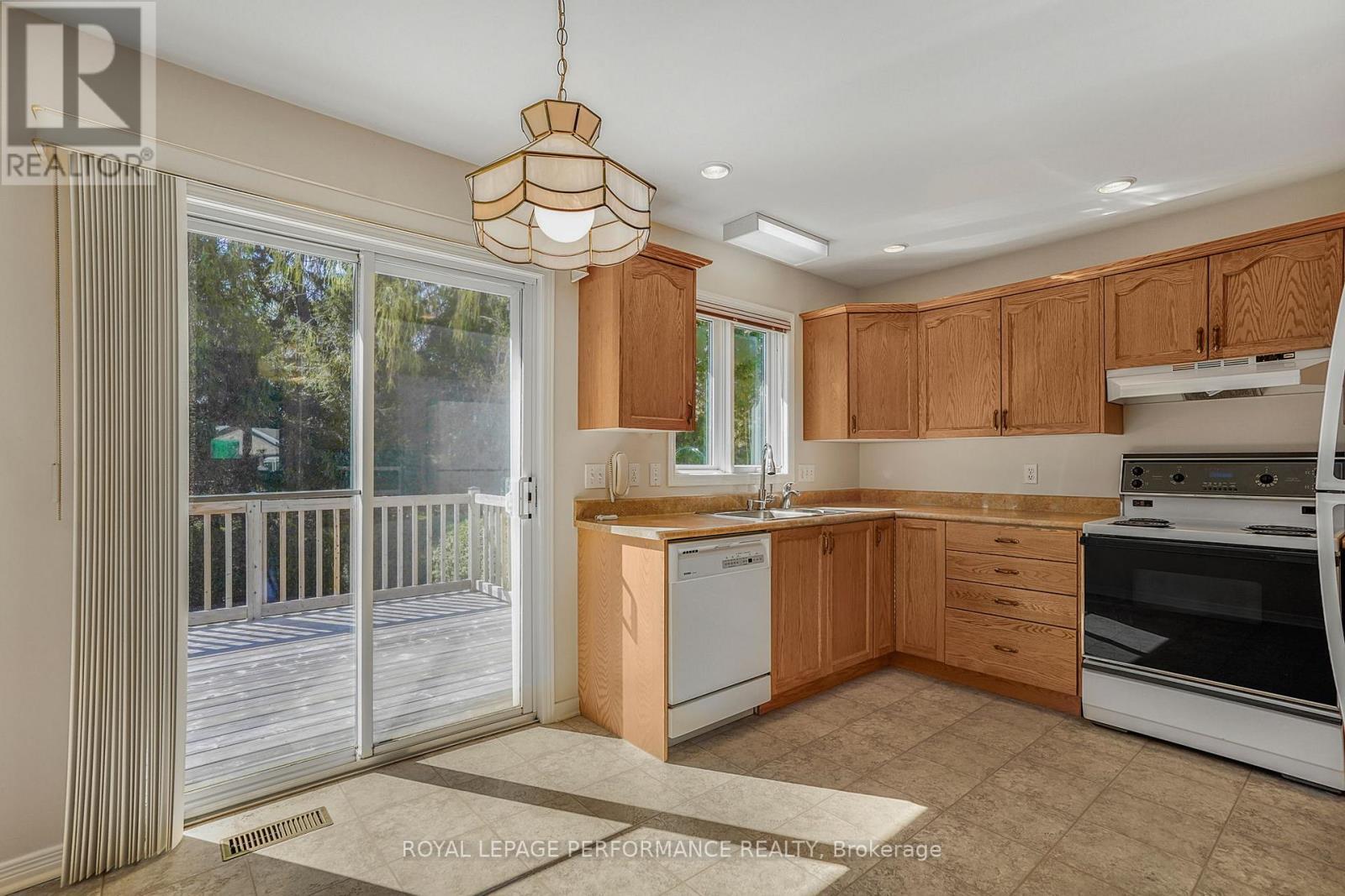 28 Campbell Court, Russell, Ontario  K4R 1G7 - Photo 9 - X13091690