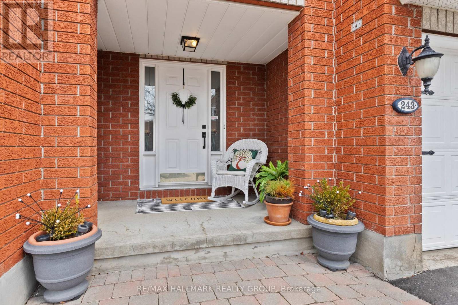 243 Gladeview Private, Ottawa, Ontario  K1T 4A7 - Photo 3 - X13091766
