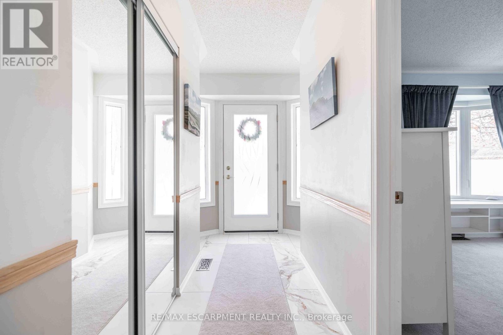 195 Silverbirch Boulevard, Hamilton, Ontario  L0R 1W0 - Photo 4 - X13091384
