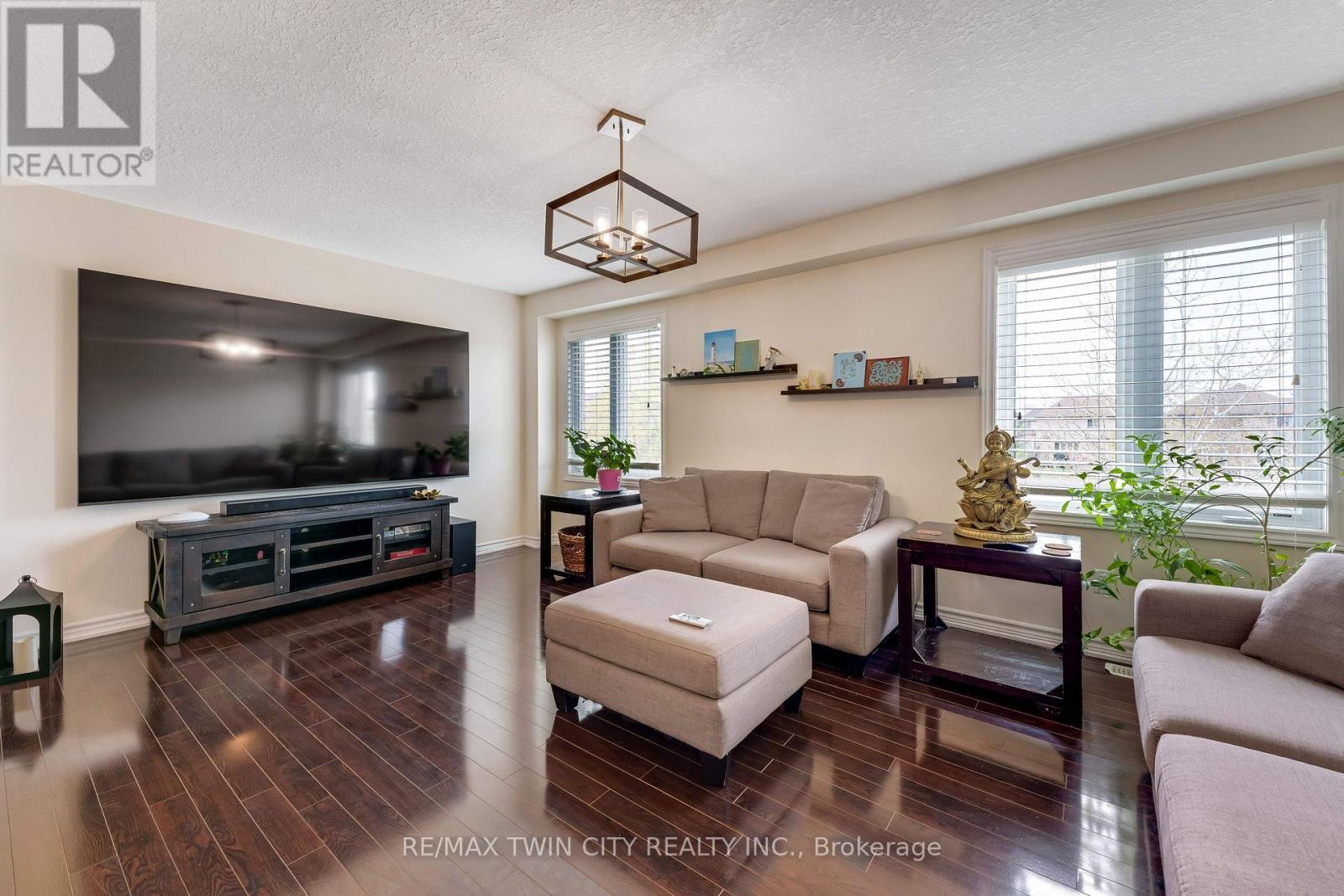 109 Robert Simone Way, North Dumfries, Ontario  N0B 1E0 - Photo 10 - X13091490