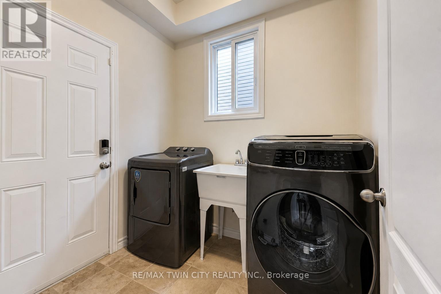 109 Robert Simone Way, North Dumfries, Ontario  N0B 1E0 - Photo 13 - X13091490