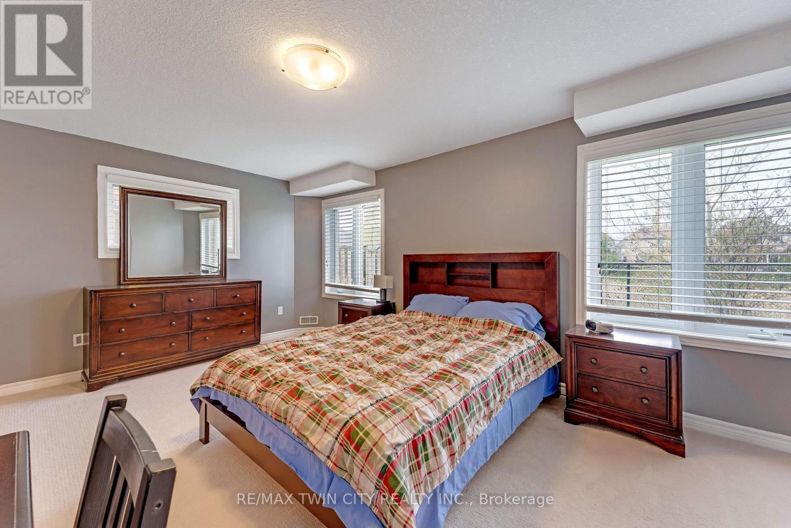 109 Robert Simone Way, North Dumfries, Ontario  N0B 1E0 - Photo 34 - X13091490