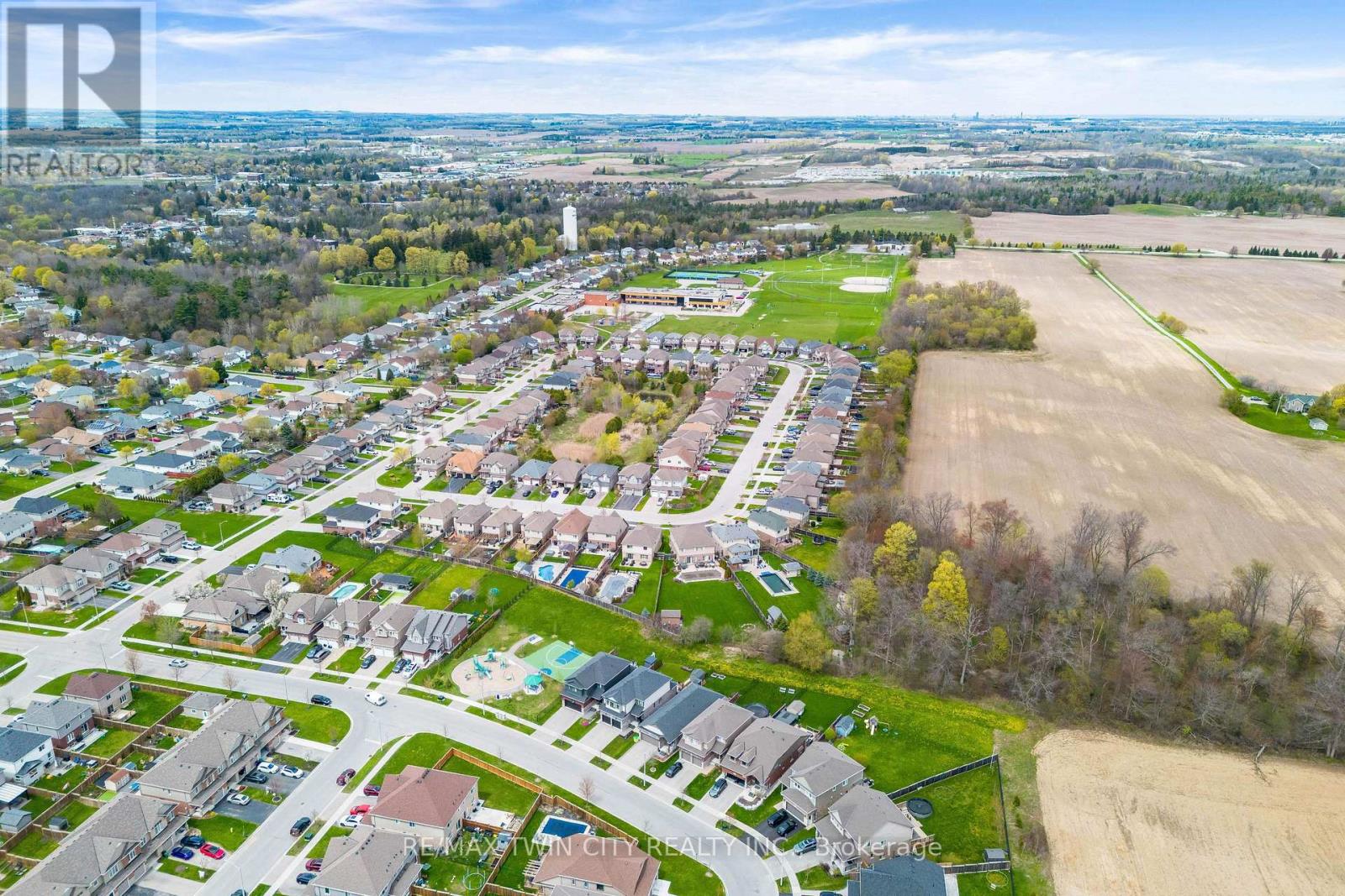 109 Robert Simone Way, North Dumfries, Ontario  N0B 1E0 - Photo 44 - X13091490