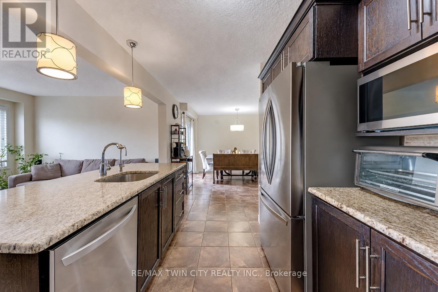 109 Robert Simone Way, North Dumfries, Ontario  N0B 1E0 - Photo 8 - X13091490