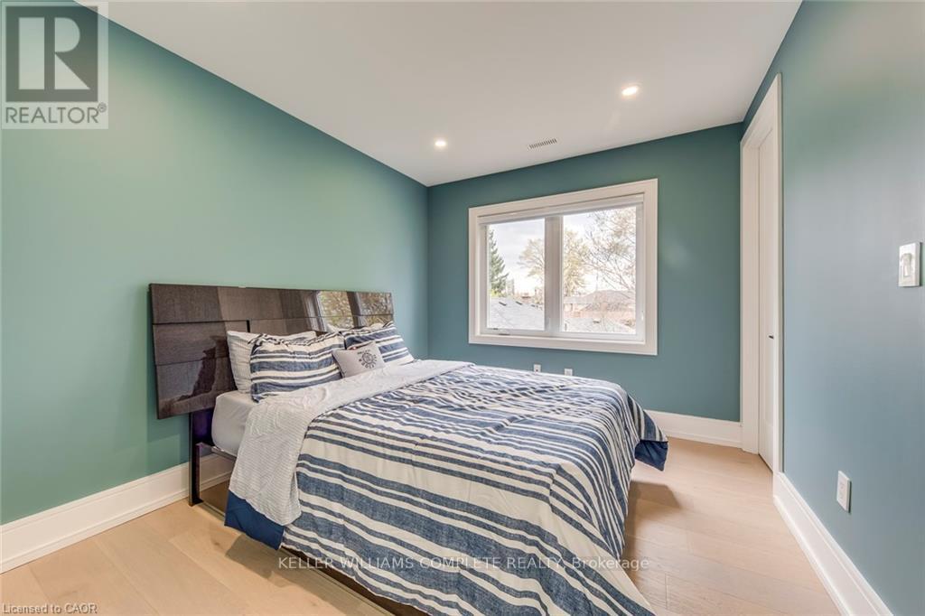 1362 Kenmuir Avenue, Mississauga, Ontario  L5G 4B4 - Photo 21 - W12997440