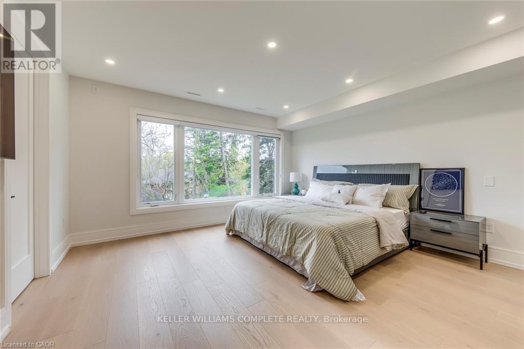 1362 Kenmuir Avenue, Mississauga, Ontario  L5G 4B4 - Photo 17 - W12997440