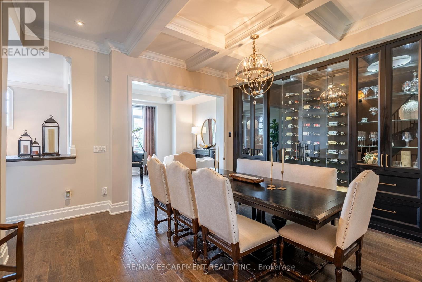 190 Dorval Drive, Oakville, Ontario  L6K 0H3 - Photo 7 - W12739554
