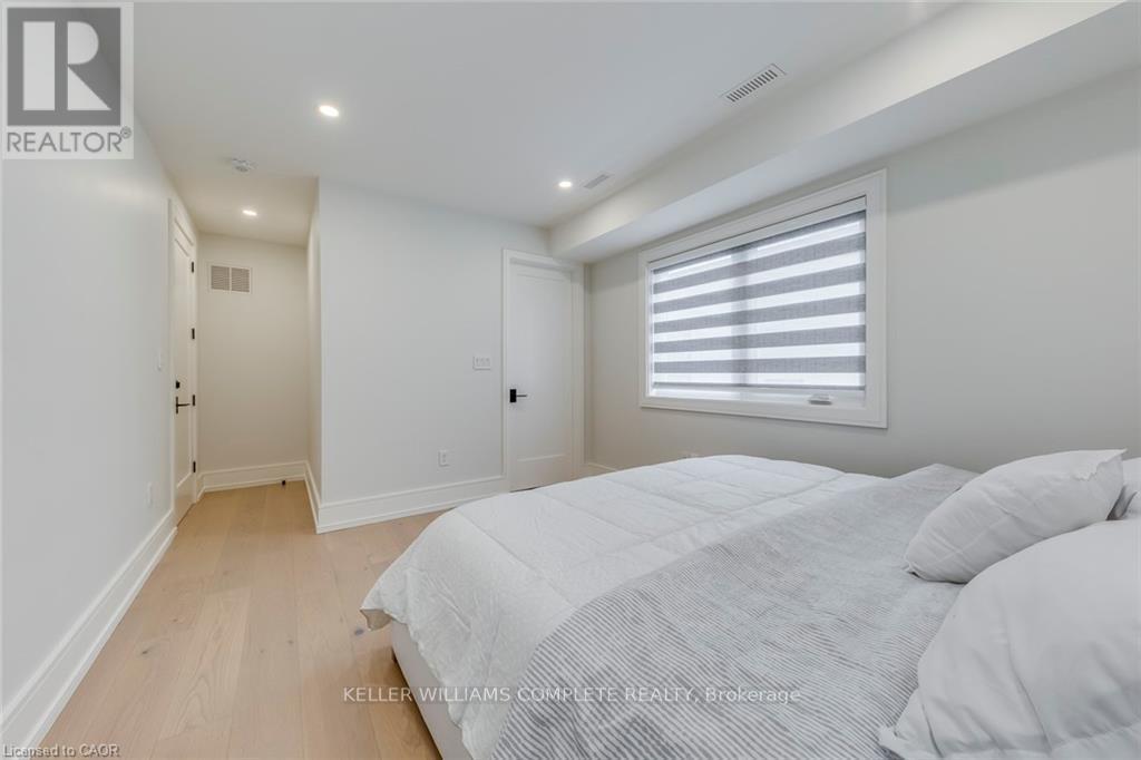 1362 Kenmuir Avenue, Mississauga, Ontario  L5G 4B4 - Photo 28 - W12997440