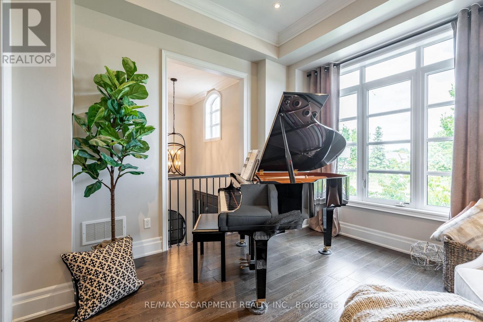 190 Dorval Drive, Oakville, Ontario  L6K 0H3 - Photo 9 - W12739554