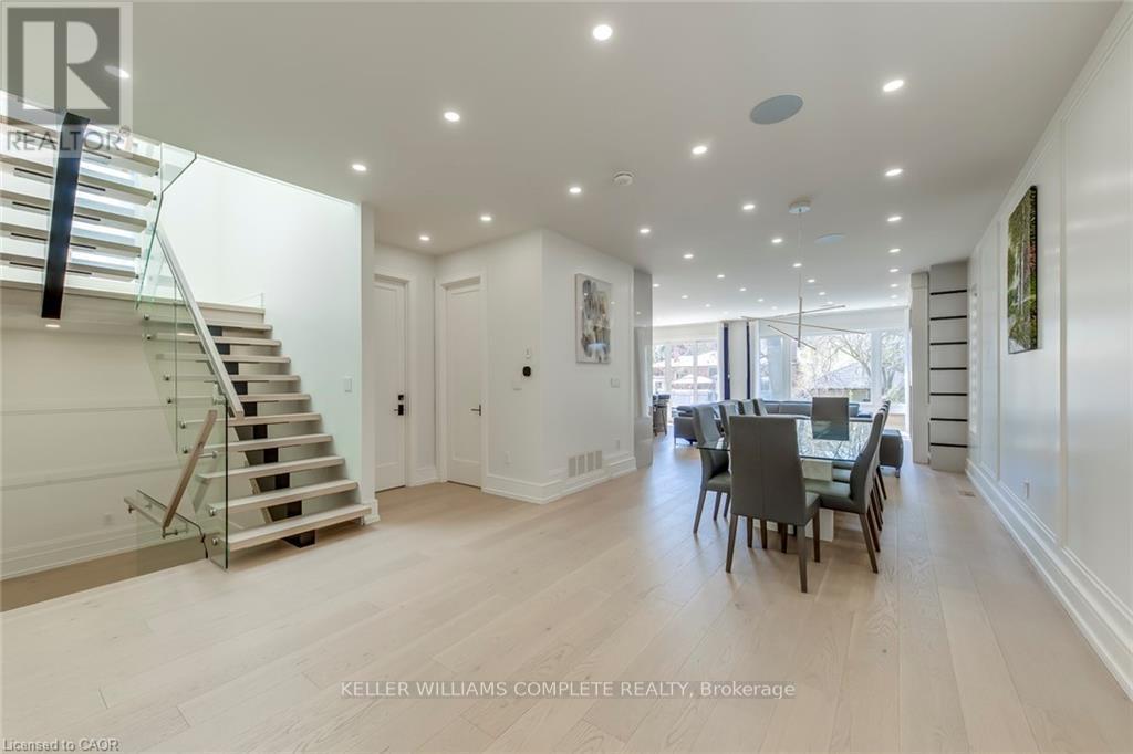 1362 Kenmuir Avenue, Mississauga, Ontario  L5G 4B4 - Photo 4 - W12997440
