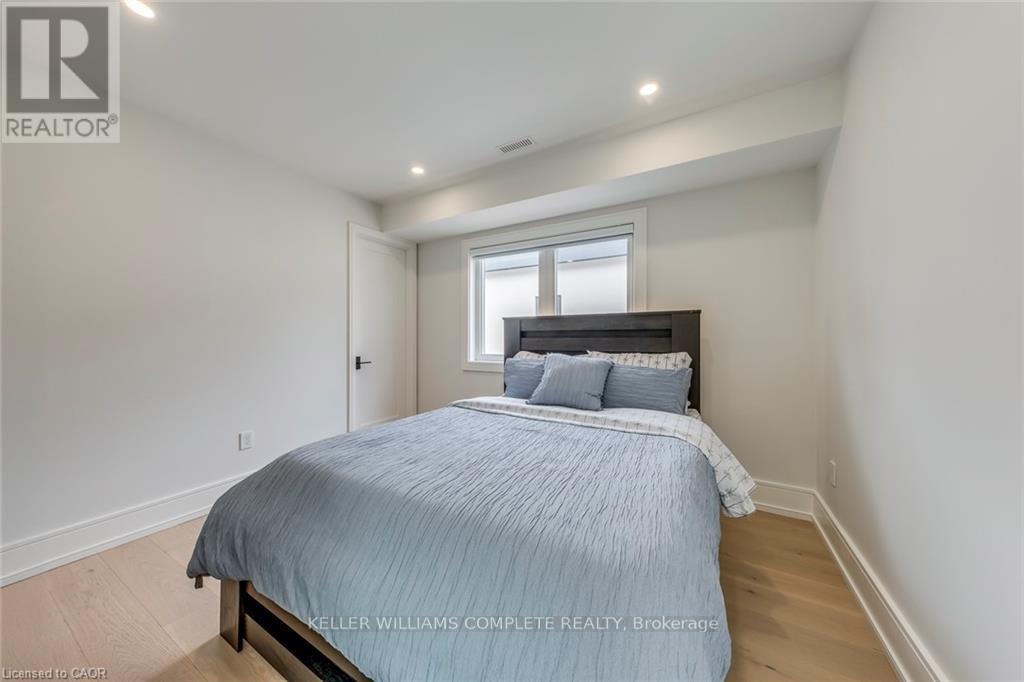 1362 Kenmuir Avenue, Mississauga, Ontario  L5G 4B4 - Photo 24 - W12997440