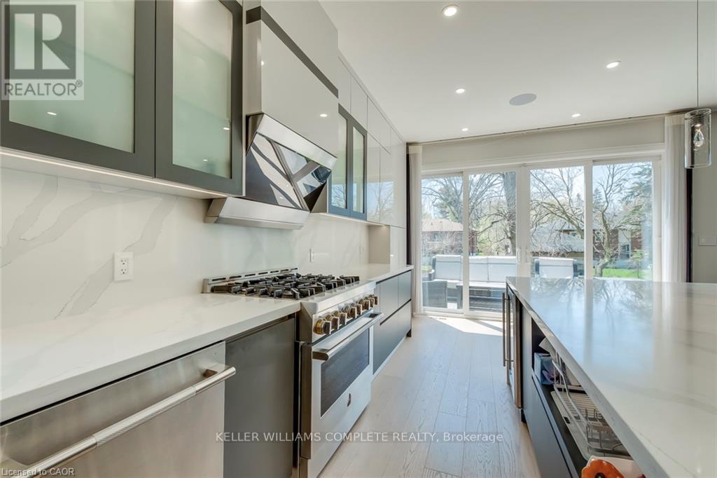 1362 Kenmuir Avenue, Mississauga, Ontario  L5G 4B4 - Photo 7 - W12997440
