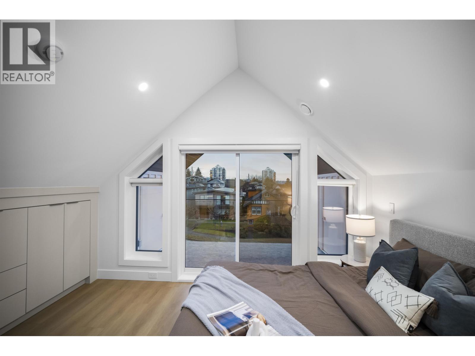 1 3623 Triumph Street, Vancouver, British Columbia  V5K 1V4 - Photo 12 - R3120243